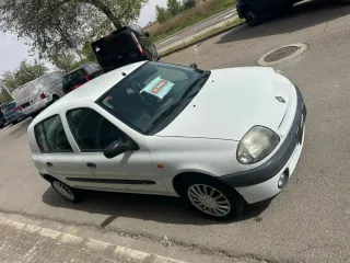 Renault Clio 2000