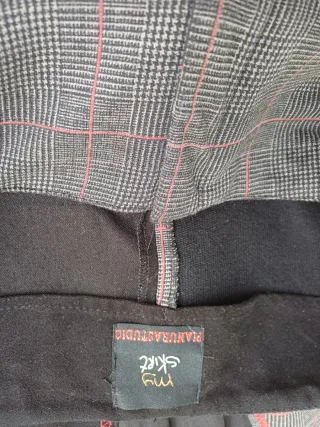 Falda patchwork con texto