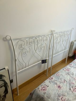 Cabecero de cama de metal blanco