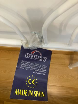 Cabecero de cama de metal blanco