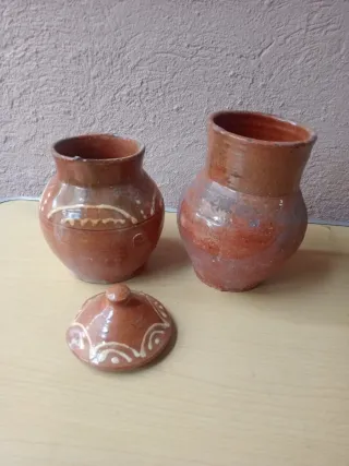 2 Pucheros antiguos de barro