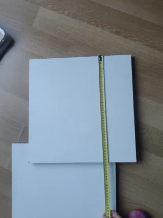 2 Estantes blancos de madera