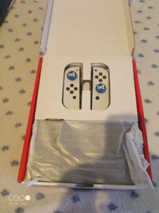 Nintendo Switch OLED Blanca y Negra