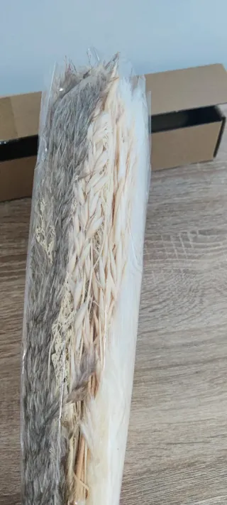 Jarrón cerámico con pampas secas