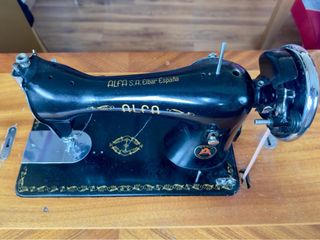 Máquina de coser Alfa