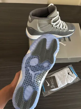 Jordan 11 Retro Gris