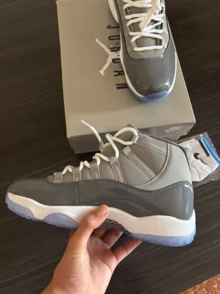 Jordan 11 Retro Gris