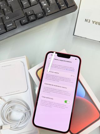 iPhone 14 256GB Rojo semi nuevo