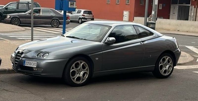 Alfa Romeo GTV 2004 - foto 1
