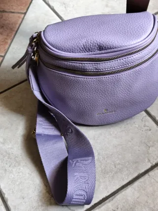 Borsa a tracolla lilla in similpelle