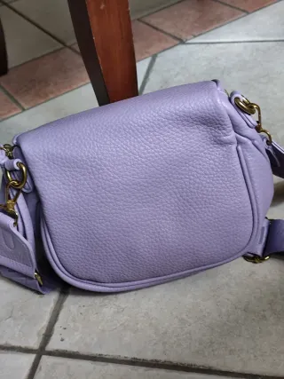 Borsa a tracolla lilla in similpelle