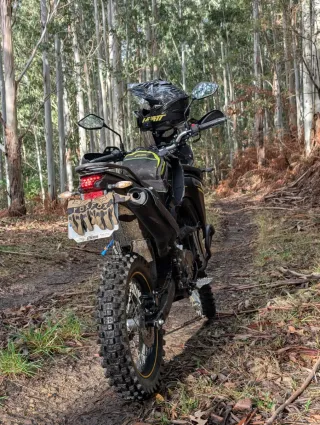 Voge 300 Rally Negra