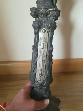 Termómetro antiguo querubín hierro
