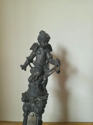 Termómetro antiguo querubín hierro