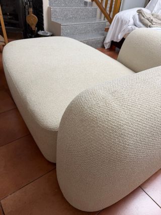 Sofá Sklum beige tela.