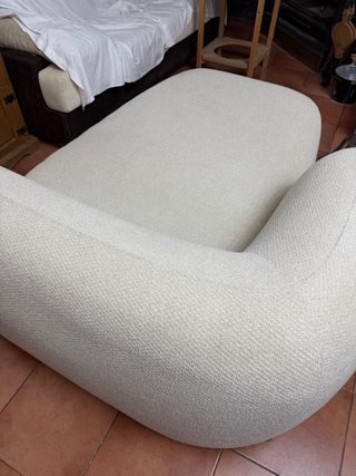 Sofá Sklum beige tela.