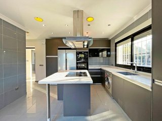 Chalet en alquiler en Pinos de Alhaurín - Periferia en Alhaurín de la Torre