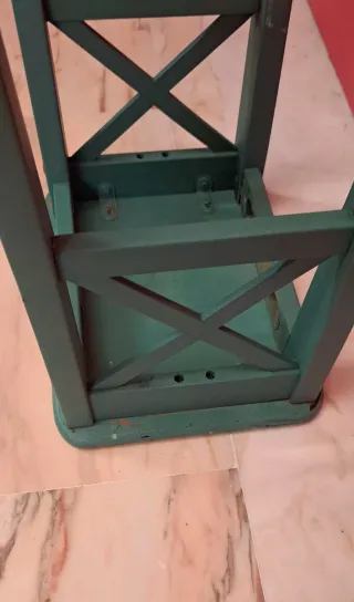 Taburete de madera verde
