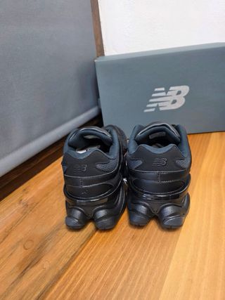 New Balance 9060 nere