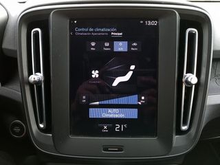 Volvo XC40 Momentum Core 2WD