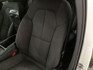 Volvo XC40 Momentum Core 2WD
