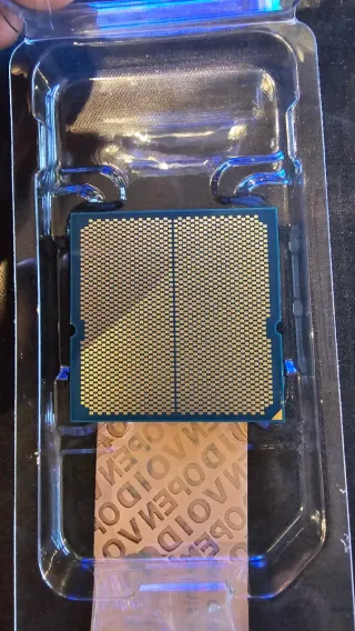 AMD Ryzen 5 8500G con disipador
