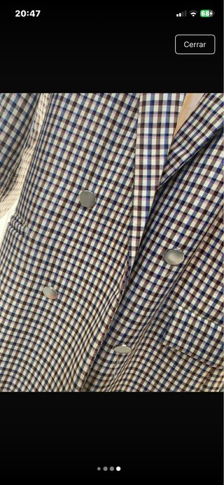 Americana elegante cuadros beige y marrón