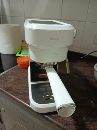 Cafetera Cecotec Cafelizzia 790 White