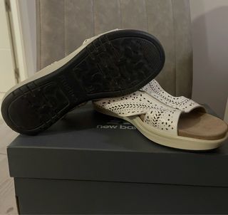Sandalias Fluchos Blancas y Beige, piel, nuevas