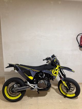 Husqvarna 701 Supermoto