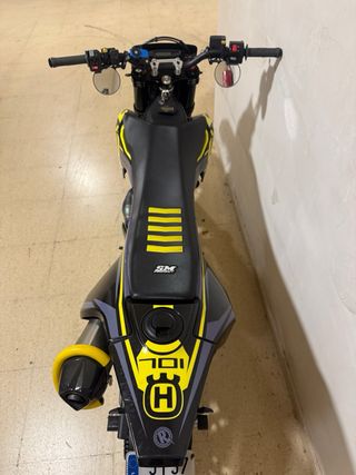 Husqvarna 701 Supermoto