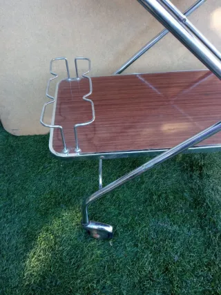 Camarera antigua madera y metal