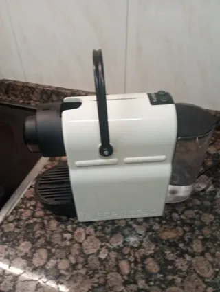 Cafetera Nespresso Krups Blanca, no funciona