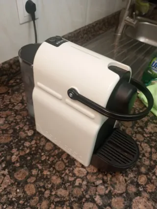Cafetera Nespresso Krups Blanca, no funciona
