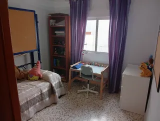 Casa adosada. 3 habitaciones. 2 cuartos de baño.
