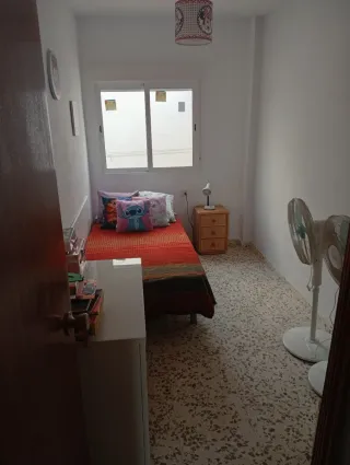 Casa adosada. 3 habitaciones. 2 cuartos de baño.