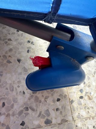 Parque cuna azul con estampado de jirafas