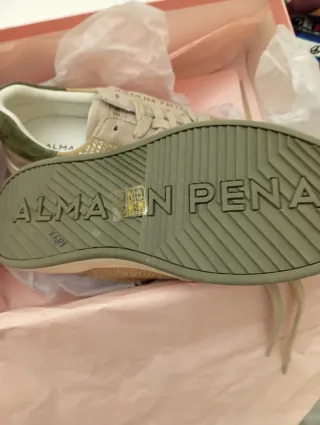 Zapatillas Alma en Pena Beige y Doradas