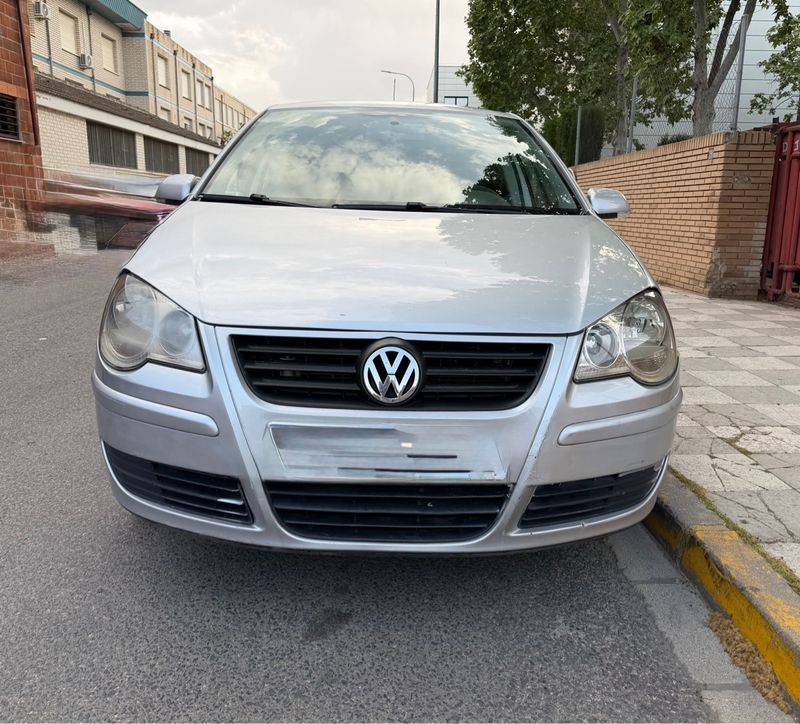 Volkswagen Polo ** Automatico ** - foto 1