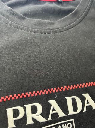Camiseta Prada Milano negra original