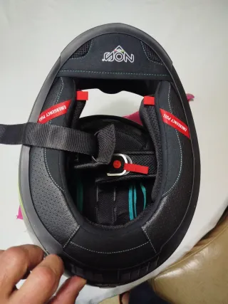 Casco NOS Tricomposite (fibra)