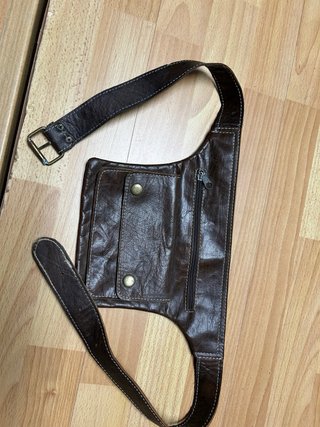 Cinturón artesano de cuero con bolsillo