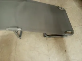 Tumbona plegable gris