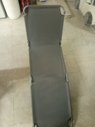 Tumbona plegable gris