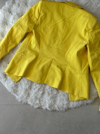 Blazer Zara Amarillo