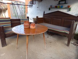 Escaño antiguo de madera