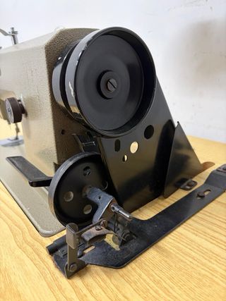 Máquina de coser industrial....