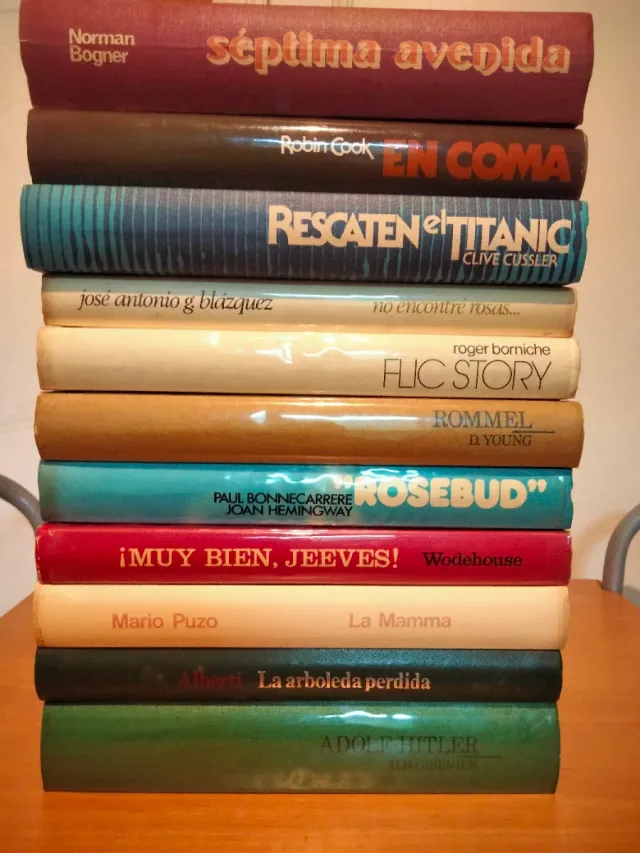 Lote de 44 libros novela variados, a 50 €