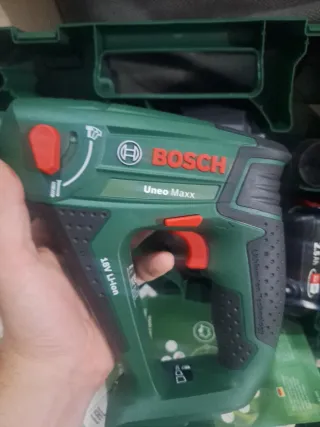 Taladro percutor Bosch Uneo Maxx NUEVO