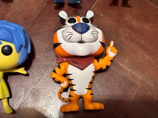 Funkos variados sin caja (leer descripción)